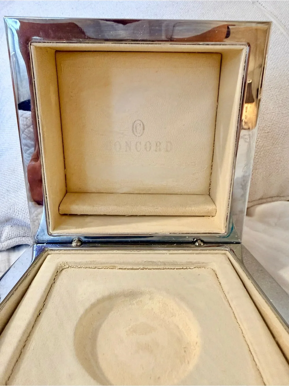 Original Concord Watch Co 382 8-Day Folding Travel Alarm Clock Box Burl Wood